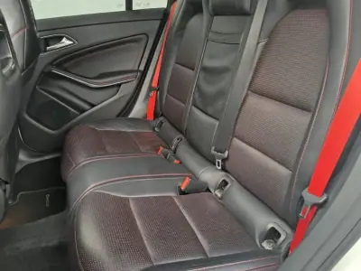Mercedes-Benz CLA 45 AMG 2015 - 31900 EUR, 129249 km - AUTO.MOTO.pt - 129249km - foto 24 de 33