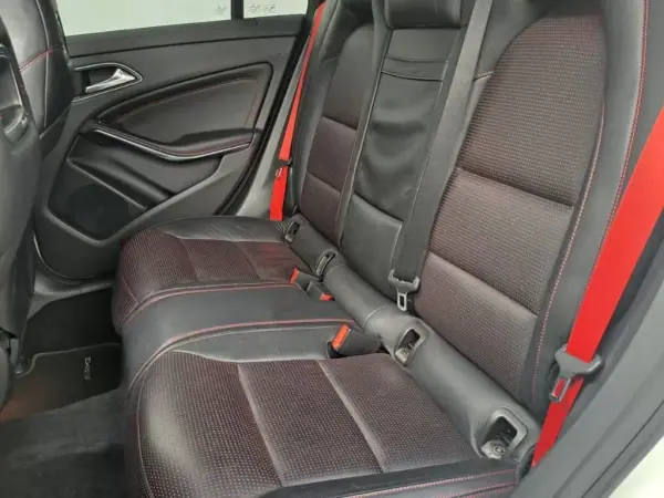 Mercedes-Benz CLA 45 AMG 2015 - 29990 EUR, 129249 km - AUTO.MOTO.pt - 129249km - foto 24 de 33
