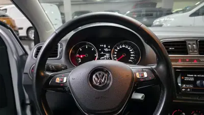 Volkswagen Polo 2014 - 10990 EUR, 136000 km - AUTO.MOTO.pt - 136000km - foto 13 de 31