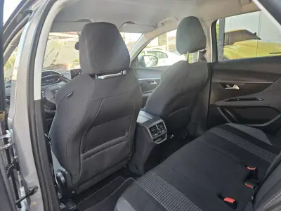 Peugeot 3008 2019 - 14900 EUR, 129000 km - AUTO.MOTO.pt - 129000km - foto 20 de 38