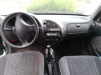 Citroën Saxo 2000 - 1250 EUR, 223000 km - AUTO.MOTO.pt - 223000km - foto 4 de 5