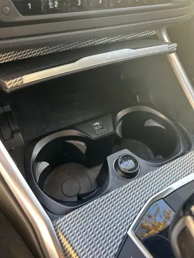 BMW 330 2019 - 30000 EUR, 206305 km - AUTO.MOTO.pt - 206305km - foto 27 de 43