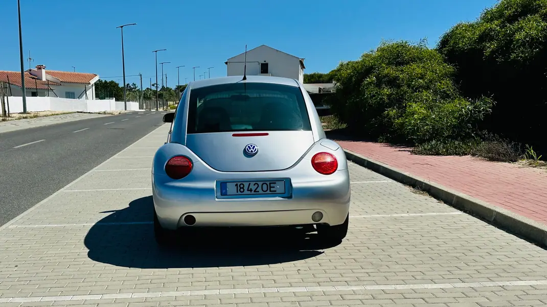 Volkswagen New Beetle 1999 - 5600 EUR, 294500 km - 294500km - foto 5 de 5