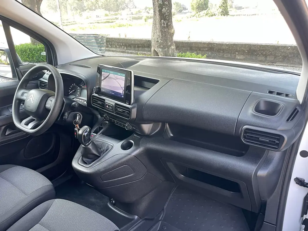Citroën Berlingo 2021 - 12300 EUR, 118000 km - 118000km - foto 22 de 38