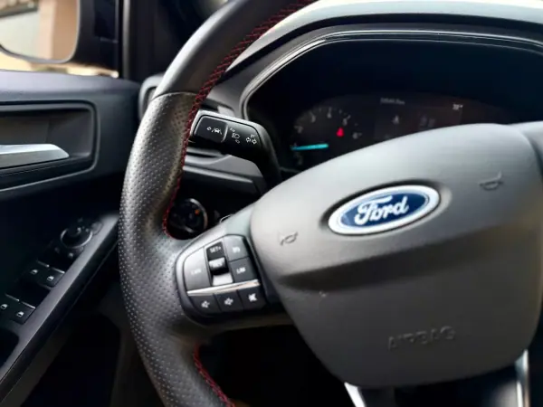 Ford Focus 2023 - 17950 EUR, 54000 km - AUTO.MOTO.pt - 54000km - foto 18 de 25