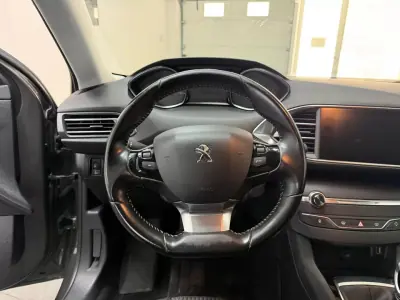Peugeot 308 2017 - 11990 EUR, 112000 km - 112000km - foto 9 de 19