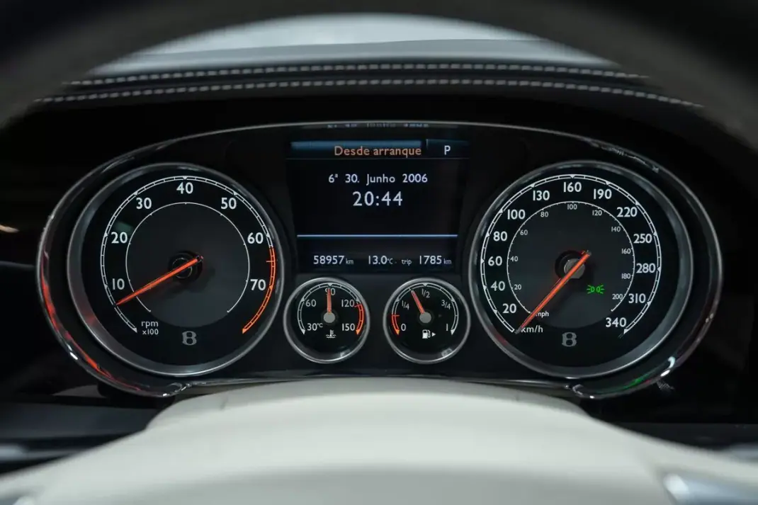 Bentley Continental 2015 - 129950 EUR, 58000 km - AUTO.MOTO.pt - 58000km - foto 30 de 46