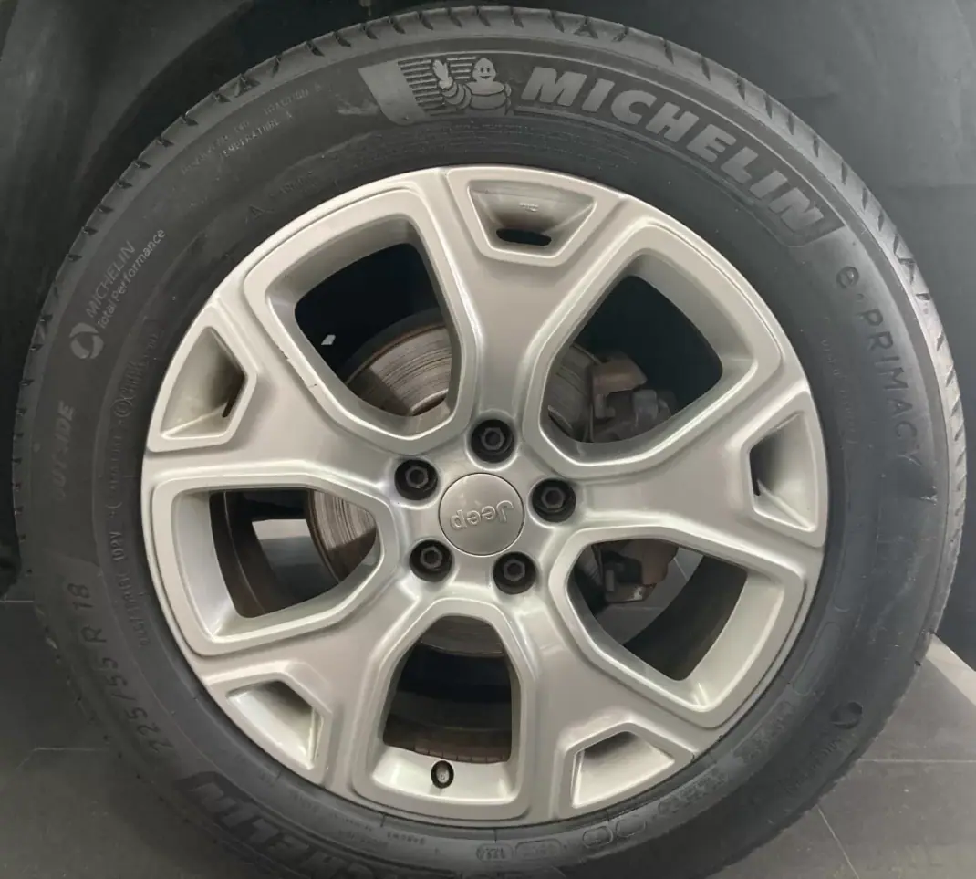 Jeep Renegade 2019 - 12900 EUR, 102216 km - AUTO.MOTO.pt - 102216km - foto 36 de 42