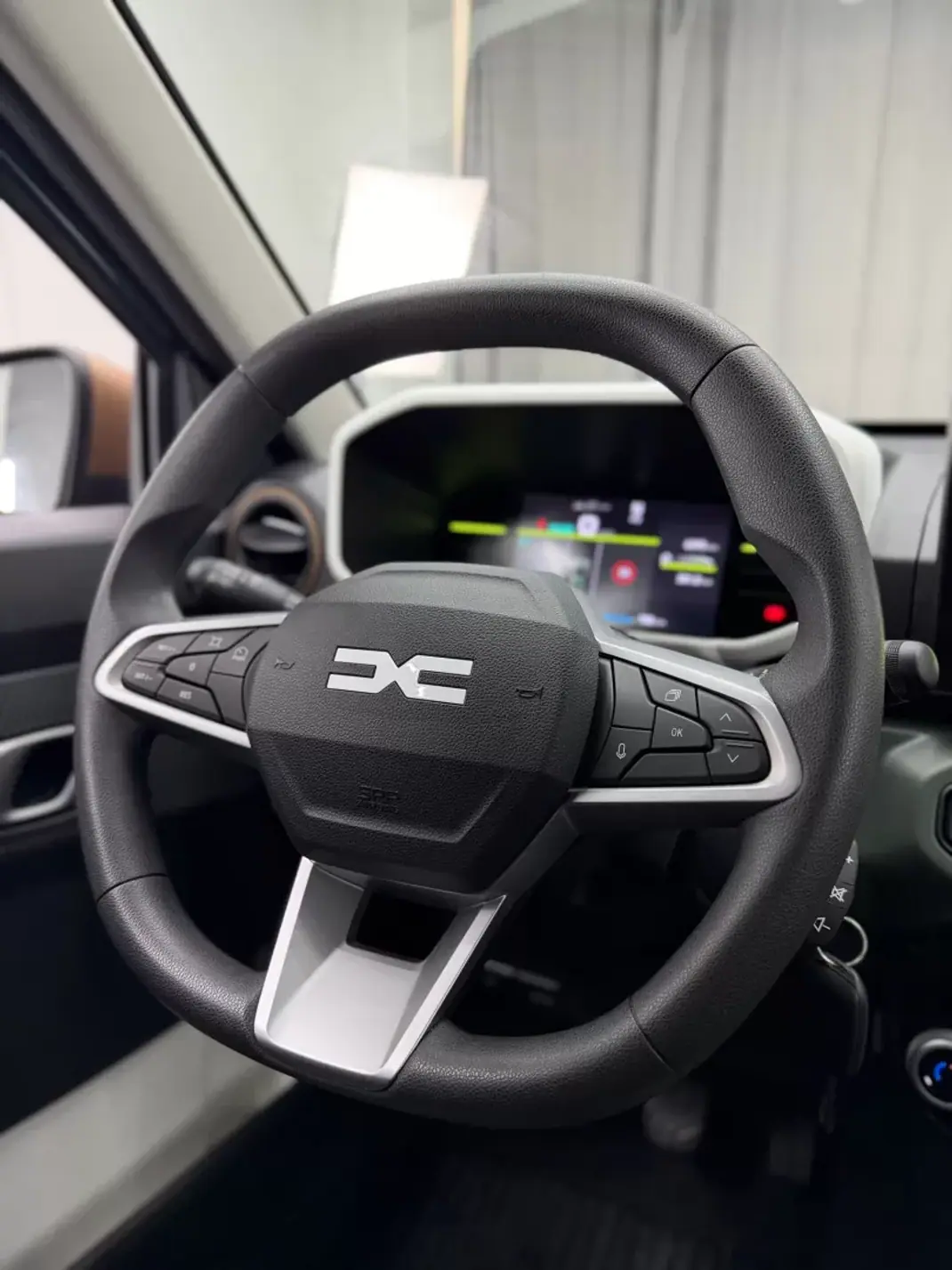 Dacia Spring 2024 - 15750 EUR, 6000 km - AUTO.MOTO.pt - 6000km - foto 16 de 23