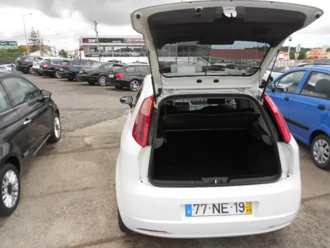 Fiat Fiorino 2012 - 5900 EUR, 216937 km - 216937km - foto 7 de 11