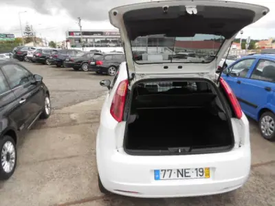 Fiat 1.3 CARGO 2012 - 5900 EUR, 216937 km - AUTO.MOTO.pt - 216937km - foto 7 de 11