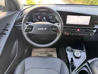 Kia Niro 2024 - 29500 EUR, 27615 km - AUTO.MOTO.pt - 27615km - foto 10 de 26