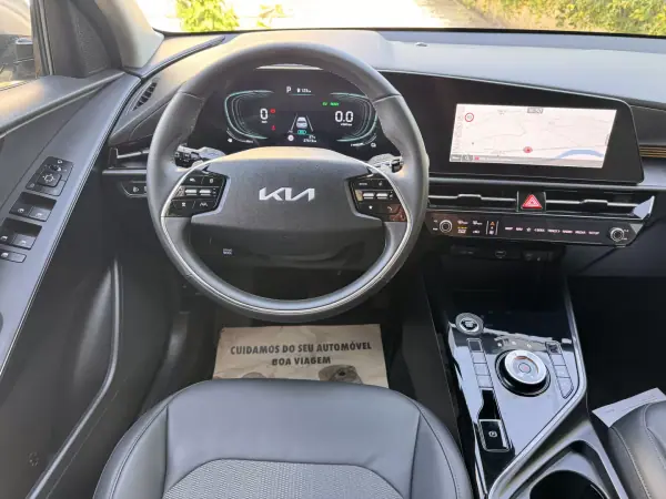 Kia Niro 2024 - 29500 EUR, 27615 km - AUTO.MOTO.pt - 27615km - foto 10 de 26