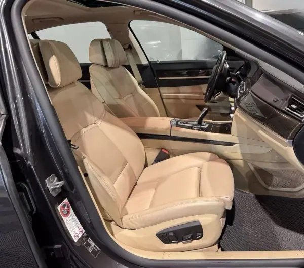 BMW 740 2014 - 21900 EUR, 306500 km - AUTO.MOTO.pt - 306500km - foto 13 de 55