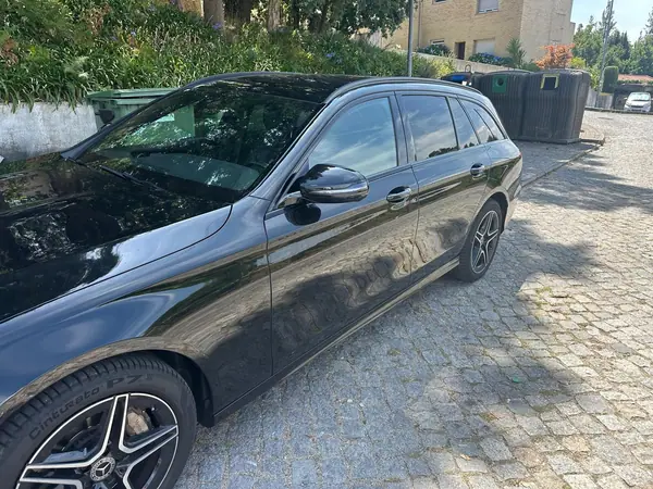 Mercedes-Benz E 300 2021 - 32500 EUR, 125000 km - AUTO.MOTO.pt - 125000km - foto 2 de 6