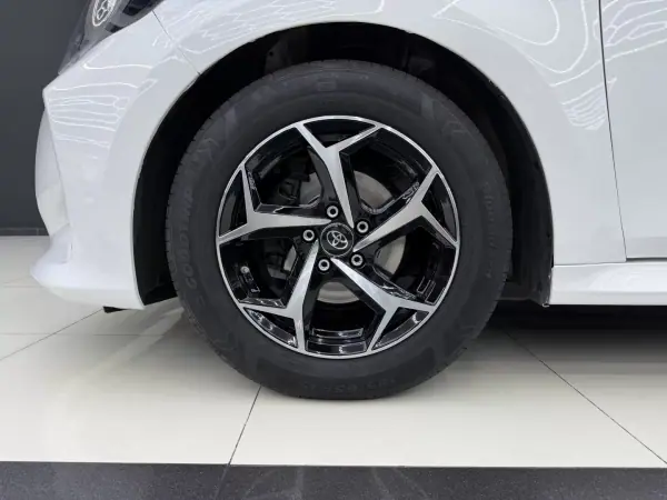Toyota Yaris 2021 - 15950 EUR, 131306 km - AUTO.MOTO.pt - 131306km - foto 18 de 40