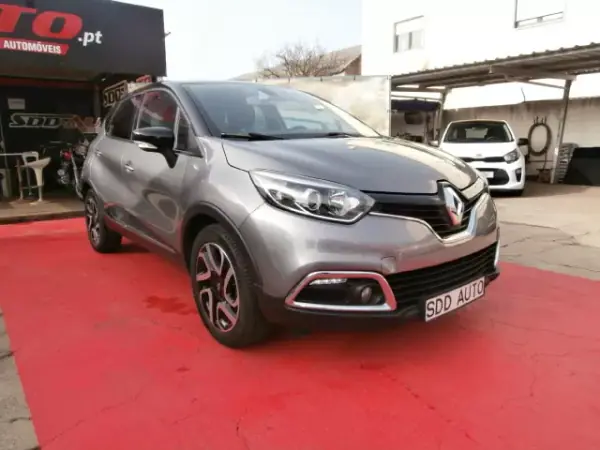 Renault Captur 2014 - 12900 EUR, 155622 km - AUTO.MOTO.pt - 155622km - foto 4 de 30