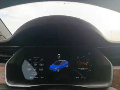 Tesla Model X 2020 - 45500 EUR, 85990 km - AUTO.MOTO.pt - 85990km - foto 20 de 38