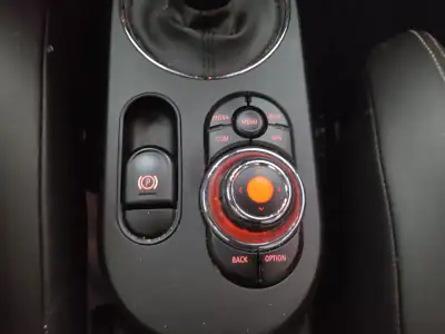MINI Electric 2020 - 16750 EUR, 95000 km - AUTO.MOTO.pt - 95000km - foto 8 de 16