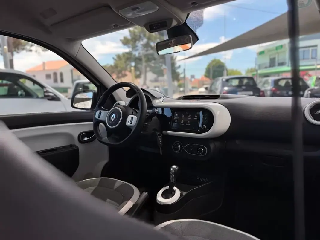 Renault Twingo 2021 - 13900 EUR, 48785 km - AUTO.MOTO.pt - 48785km - foto 9 de 22
