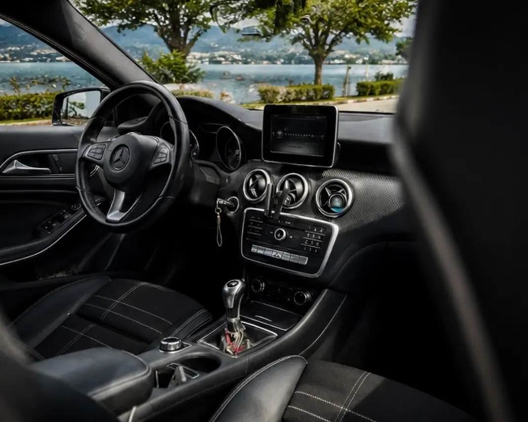 Mercedes-Benz A 180 2016 - 16750 EUR, 160000 km - 160000km - foto 6 de 9