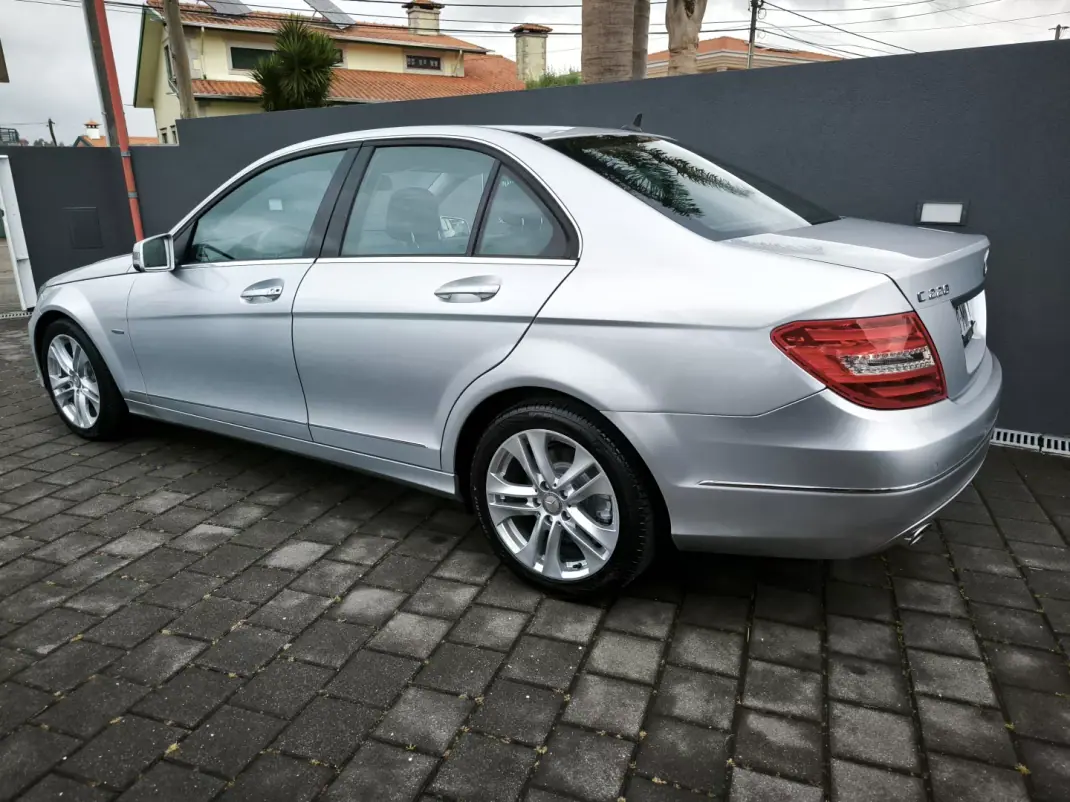 Mercedes-Benz C 220 2011 - 8950 EUR, 430000 km - AUTO.MOTO.pt - 430000km - foto 12 de 52