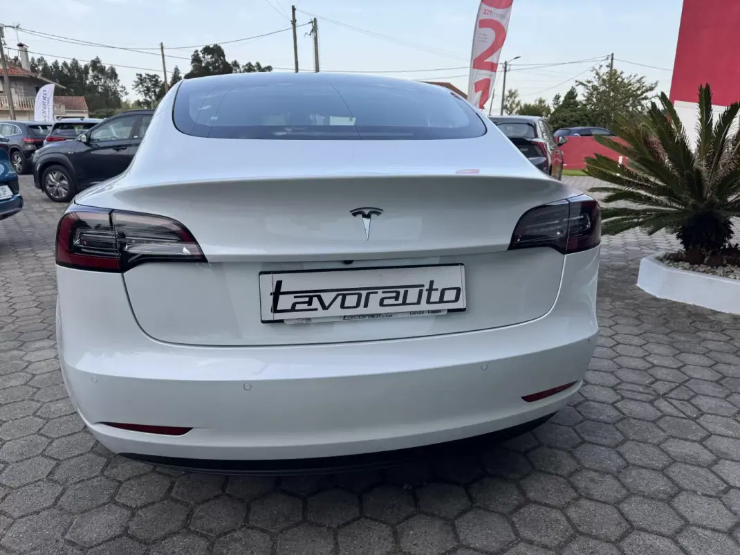 Tesla Model 3 2021 - 28900 EUR, 73000 km - AUTO.MOTO.pt - 73000km - foto 8 de 32