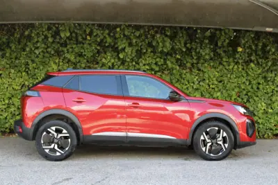 Peugeot 2008 2024 — photo 6 of 18