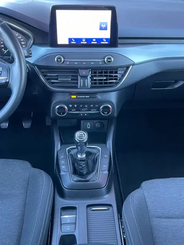 Ford Focus 2020 - 17750 EUR, 84000 km - AUTO.MOTO.pt - 84000km - foto 8 de 11