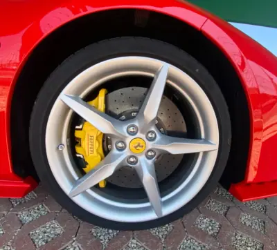 Ferrari F8 Tributo 2022 - 425600 EUR, 4336 km - AUTO.MOTO.pt - 4336km - foto 33 de 54