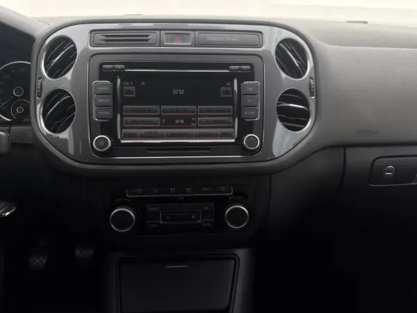 Volkswagen Tiguan 2011 - 13800 EUR, 147290 km - AUTO.MOTO.pt - 147290km - foto 21 de 26