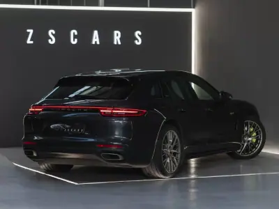 Porsche Panamera Sport Turismo 2019 - 69990 EUR, 80000 km - AUTO.MOTO.pt - 80000km - foto 5 de 23