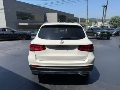 Mercedes-Benz GLC 220 2017 - 27500 EUR, 181000 km - AUTO.MOTO.pt - 181000km - foto 4 de 13