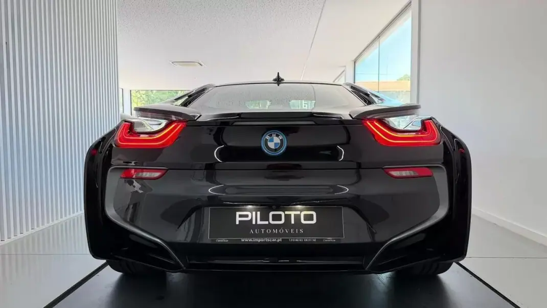 BMW i8 2014 - 61990 EUR, 91277 km - AUTO.MOTO.pt - 91277km - foto 7 de 27