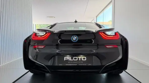 BMW i8 2014 - 61990 EUR, 91277 km - AUTO.MOTO.pt - 91277km - foto 7 de 27