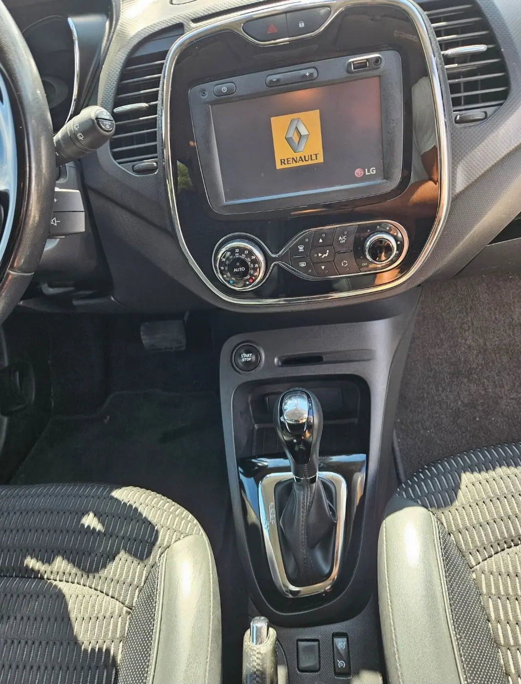 Renault Captur 2016 - 12400 EUR, 79200 km - 79200km - foto 12 de 12