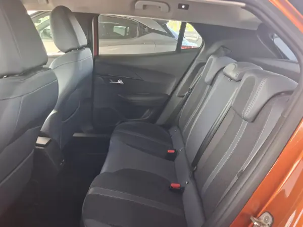 Peugeot 2008 2020 - 16900 EUR, 77000 km - AUTO.MOTO.pt - 77000km - foto 6 de 13