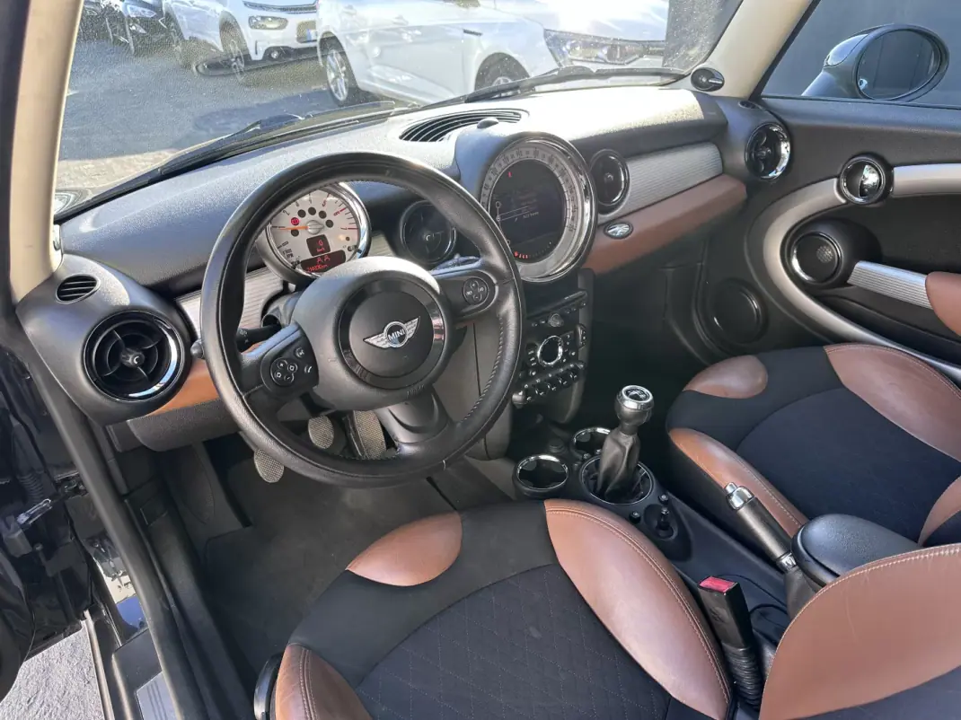 MINI Cooper 2012 - 10500 EUR, 210000 km - AUTO.MOTO.pt - 210000km - foto 13 de 40