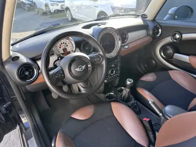 MINI Cooper 2012 - 10500 EUR, 210000 km - AUTO.MOTO.pt - 210000km - foto 13 de 40