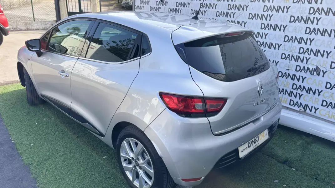 Renault Clio 2019 - 11900 EUR, 100000 km - AUTO.MOTO.pt - 100000km - foto 2 de 7