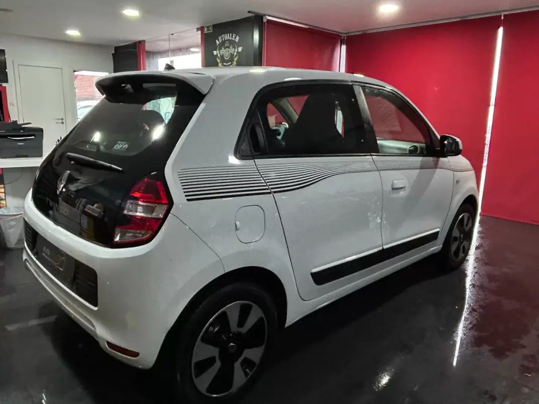 Renault Twingo 2018 - 10500 EUR, 113670 km - AUTO.MOTO.pt - 113670km - foto 7 de 18