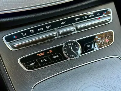 Mercedes-Benz E 220 2017 - 29890 EUR, 193800 km - AUTO.MOTO.pt - 193800km - foto 28 de 41