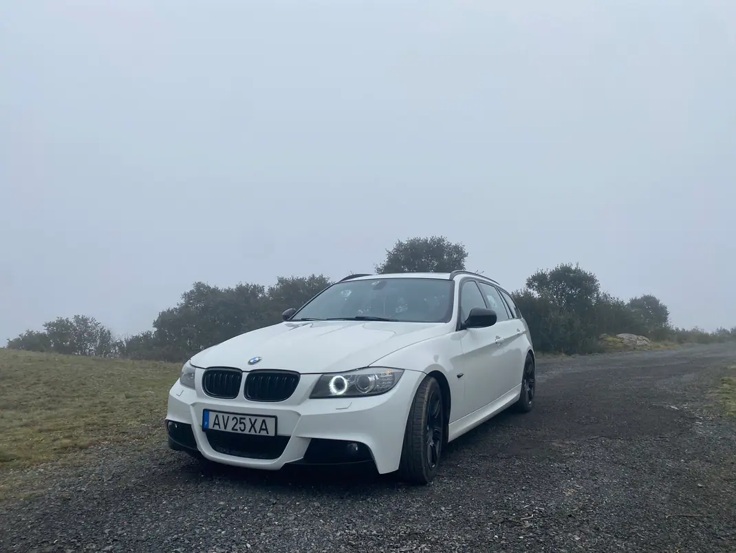BMW 320 2012 - 12750 EUR, 259000 km - AUTO.MOTO.pt - 259000km - foto 4 de 19