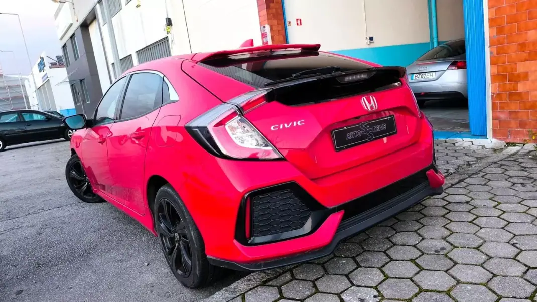 Honda Civic 2017 - 16500 EUR, 74000 km - AUTO.MOTO.pt - 74000km - foto 9 de 21