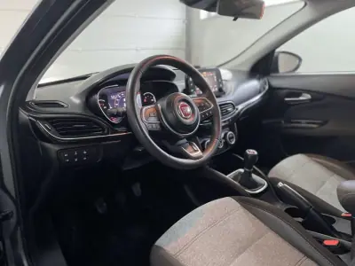 Fiat Tipo 2022 - 15000 EUR, 93076 km - AUTO.MOTO.pt - 93076km - foto 9 de 13