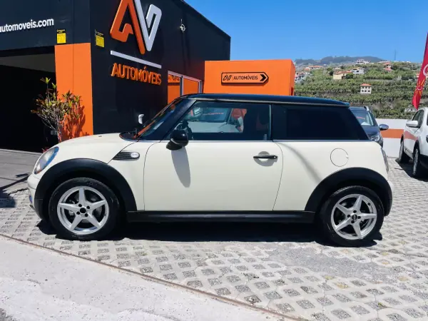 MINI Cooper 2007 - 7950 EUR, 205200 km - AUTO.MOTO.pt - 205200km - foto 4 de 12