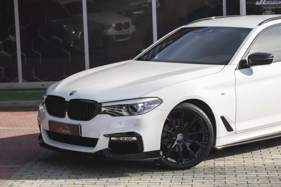 BMW 520 2018 - 31900 EUR, 144060 km - AUTO.MOTO.pt - 144060km - foto 7 de 41