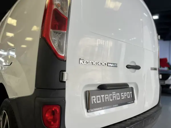 Renault 2018 - 6490 EUR, 385000 km - AUTO.MOTO.pt - 385000km - foto 4 de 33