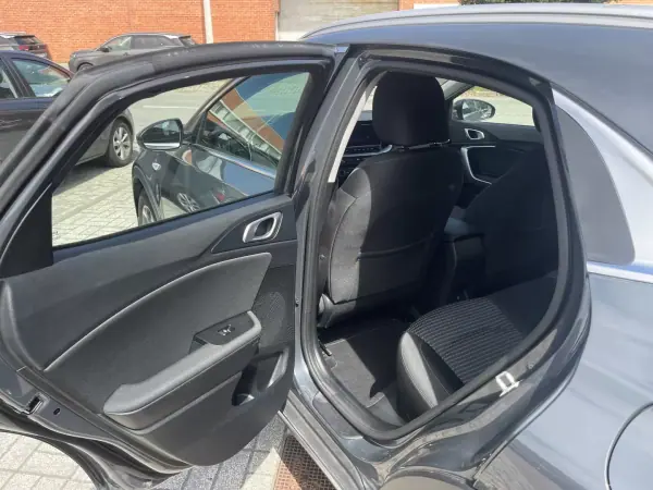 Kia XCeed 2025 - 19900 EUR, 24000 km - AUTO.MOTO.pt - 24000km - foto 8 de 16