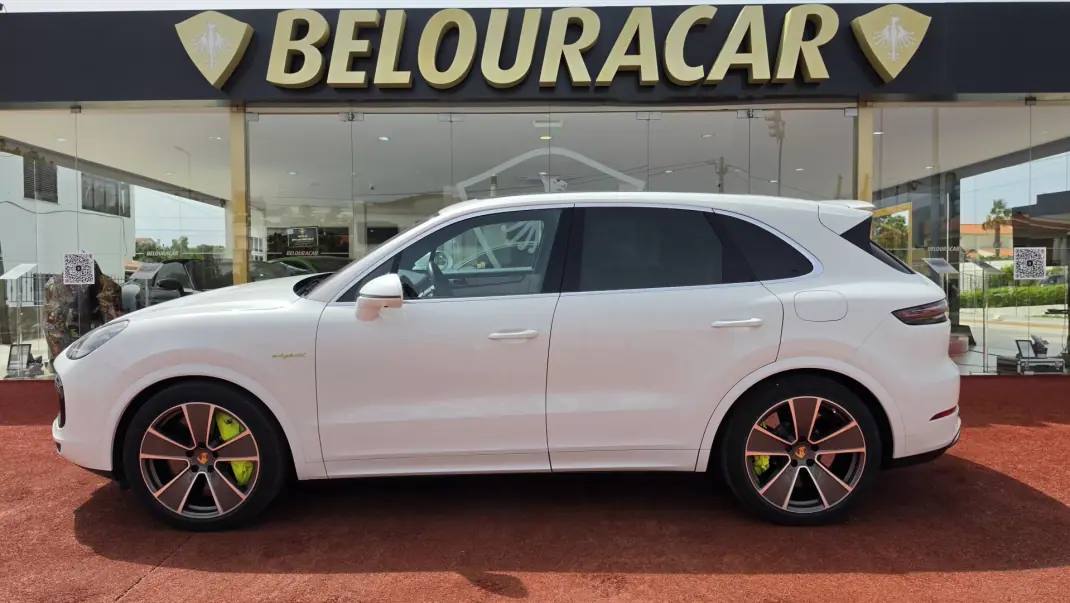 Porsche Cayenne 2022 - 120000 EUR, 42421 km - AUTO.MOTO.pt - 42421km - foto 4 de 27